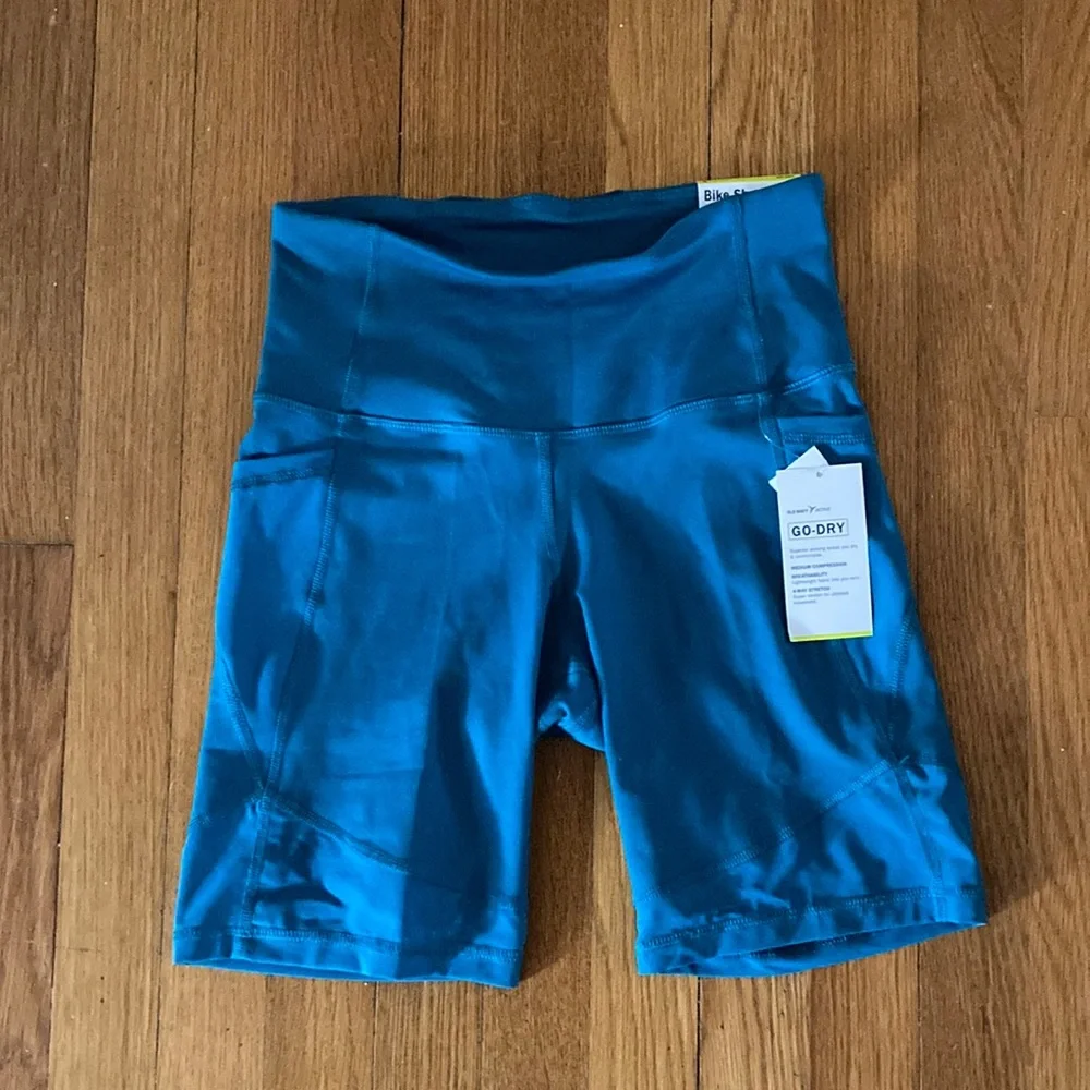 Old navy bike shorts size small NWT